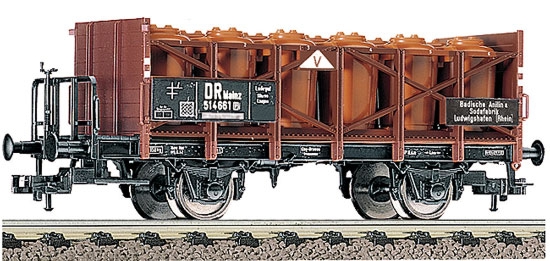 Acid tank car "BASF"<br /><a href='images/pictures/Fleischmann/522002.jpg' target='_blank'>Full size image</a>